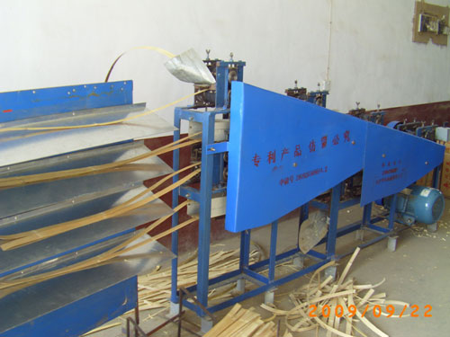 破篾機(jī),破竹機(jī),竹子加工設(shè)備,竹子清邊機(jī),長沙破竹機(jī),竹片分層機(jī) 破篾機(jī),破竹機(jī),竹子加工設(shè)備,竹子清邊機(jī),長沙破竹機(jī),竹片分層機(jī)